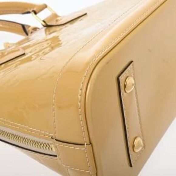 Louis Vuitton Alma Vernis Bag - Picture 11 of 16